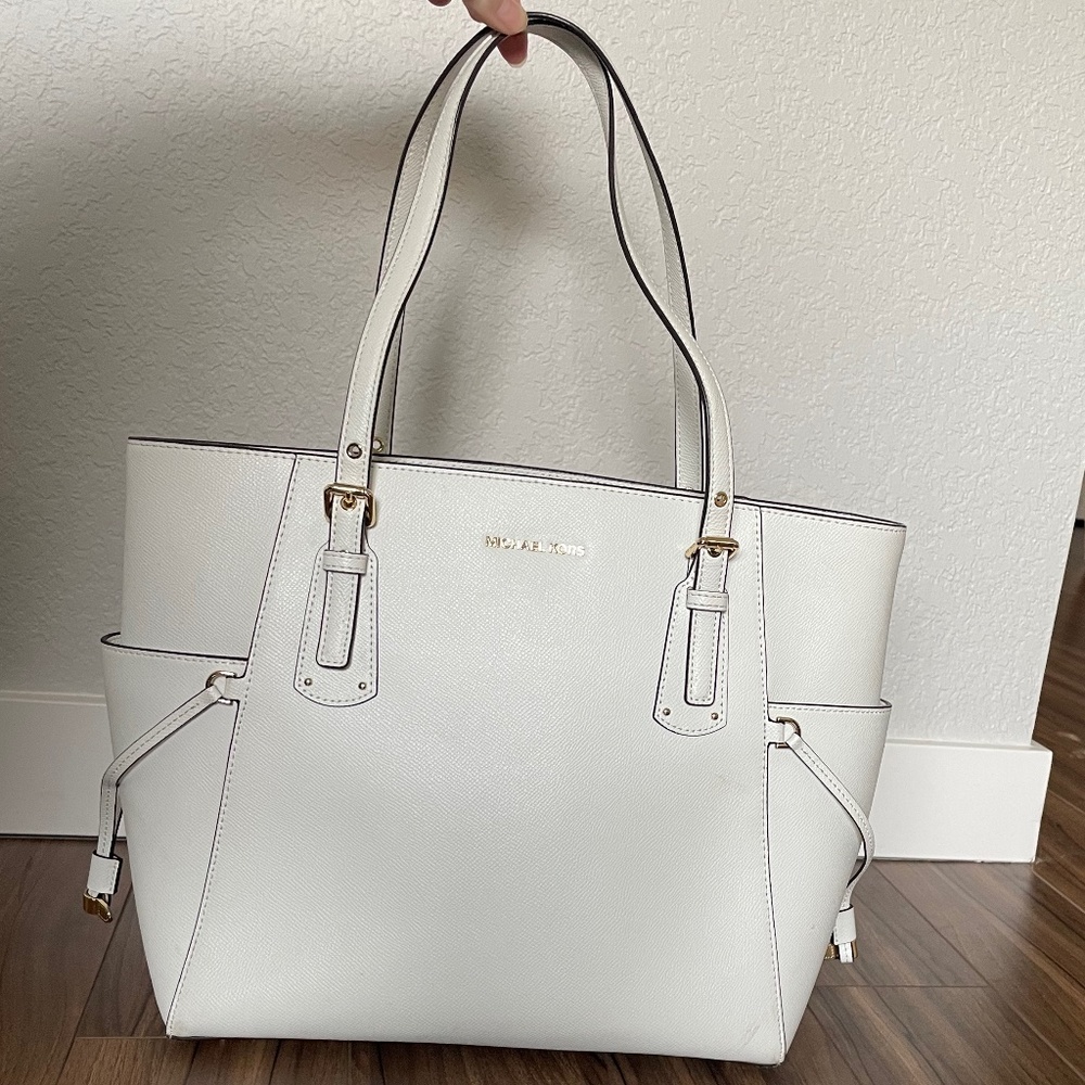Michael Kors Voyager Tote